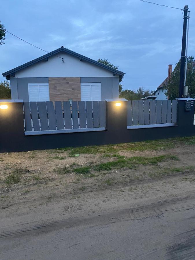 Apartmán Joleso Piheno Inárcs Exteriér fotografie